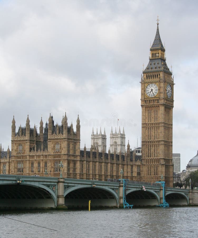 Grand ben et passerelle de Westminster image stock Grand ben et passerelle de Westminster image stock