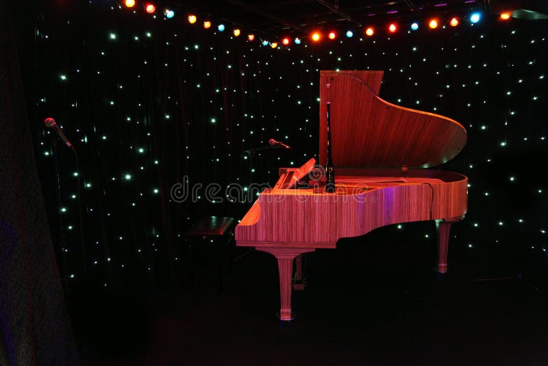 Grand Piano at Concert Stage Stock Image - Image of light, indoor: 15522383