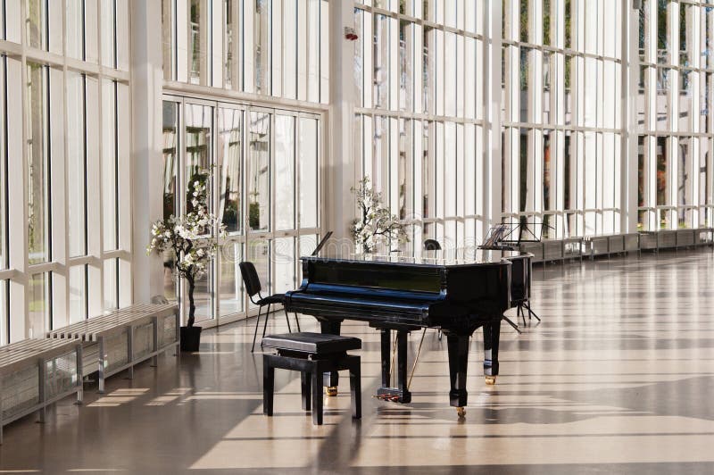 Grand piano in the hall royalty free stock photo Grand piano in the hall royalty free stock photo