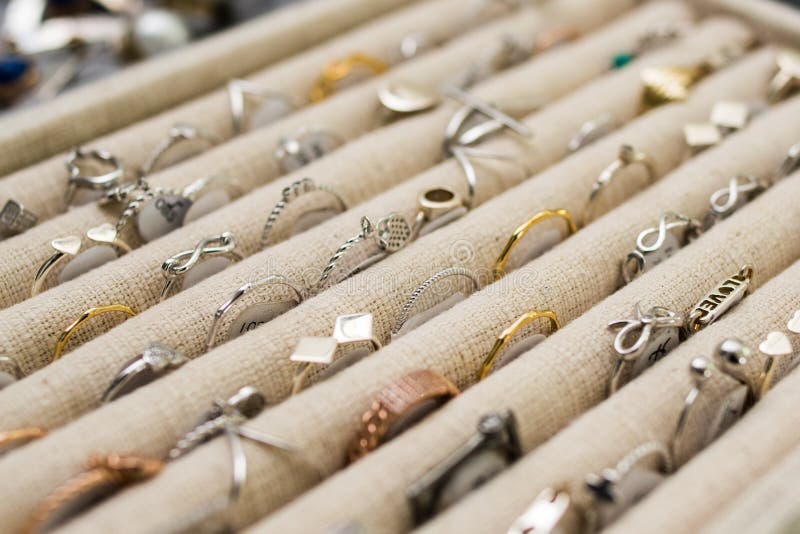 Grande bazar di Costantinopoli - negozio di monili immagini stock Grande bazar di Costantinopoli - negozio di monili immagini stock