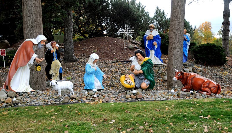 Grande esposizione all'aperto di festa o di natale di natività fotografia stock Grande esposizione all'aperto di festa o di natale di natività fotografia stock