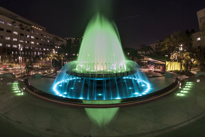 Grande fontana del parco immagine stock