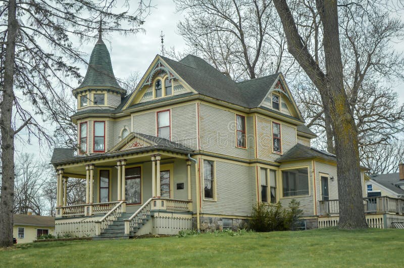 Grande maison victorienne - Richmond, l'Illinois photo stock Grande maison victorienne - Richmond, l'Illinois photo stock