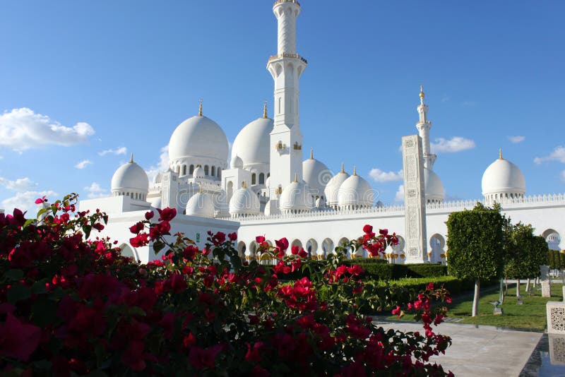 Side view of the Grand Mosque, also known as Sheikh Zayed Mosque, located in Abu Dhabi. Side view of the Grand Mosque, also known as Sheikh Zayed Mosque, located in Abu Dhabi.