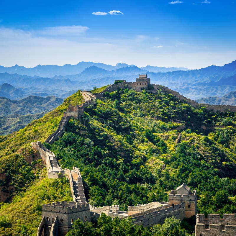 Grande Muralha de China no dia de verão, seção de Jinshanling, Pequim foto de stock royalty free Grande Muralha de China no dia de verão, seção de Jinshanling, Pequim foto de stock royalty free