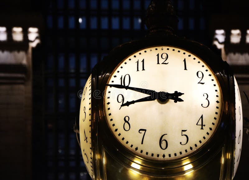 Grande orologio nella stazione del ` s Grand Central di New York immagine stock Grande orologio nella stazione del ` s Grand Central di New York immagine stock