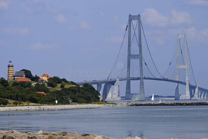 Grande ponte sospeso della cinghia, Danimarca fotografie stock Grande ponte sospeso della cinghia, Danimarca fotografie stock