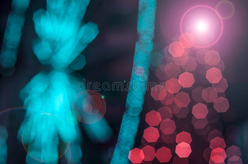 Grande rojo del día de fiesta de la Navidad y azul defocused que brilla festivo fotos de archivo libres de regalías Grande rojo del día de fiesta de la Navidad y azul defocused que brilla festivo fotos de archivo libres de regalías