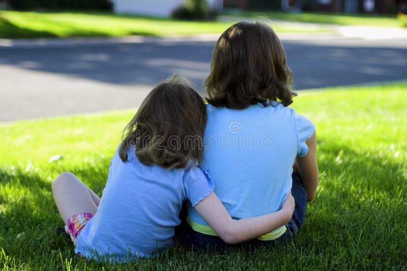 Grande soeur, petite soeur photo stock. Image du soeur 1161008