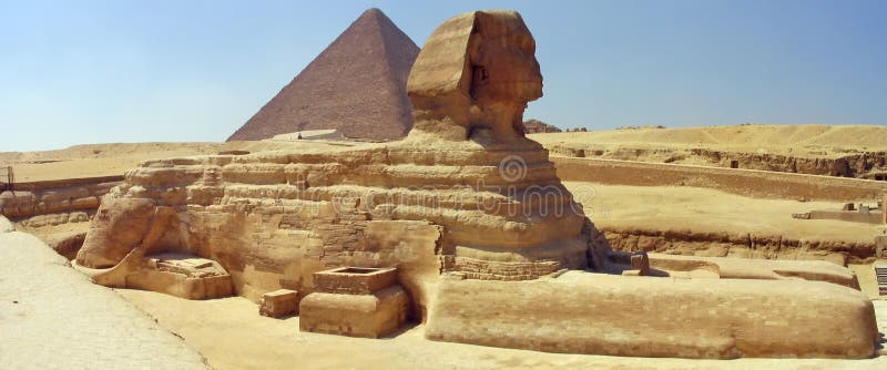Grande Sphinx, grande piramide. Giza, Egitto. fotografia stock libera da diritti Grande Sphinx, grande piramide. Giza, Egitto. fotografia stock libera da diritti