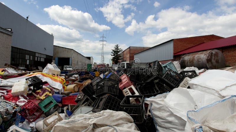 Grandes balles de sachets en plastique comprimés