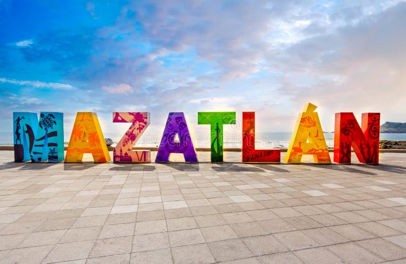 Grandes Letras Mazatlán En La Entrada a Zona Dorada Zona Dorada Una Famosa Playa Turística Y Zona De Resort En México Foto editorial - Imagen de latino, isla: 212245761