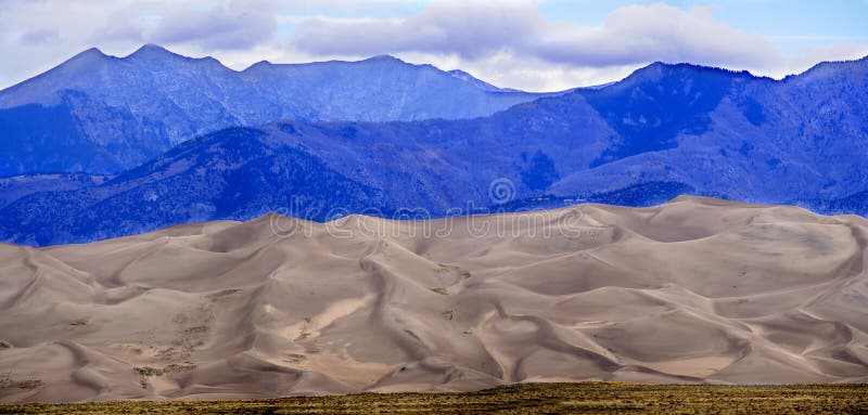Grandi dune di sabbia fotografia stock libera da diritti Grandi dune di sabbia fotografia stock libera da diritti