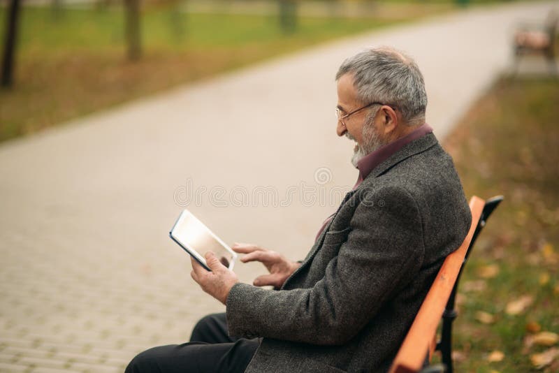 Sitter.Grampa