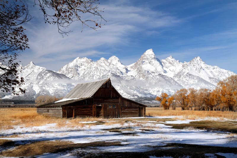 Granero icónico en el parque nacional magnífico de Teton imagen de archivo Granero icónico en el parque nacional magnífico de Teton imagen de archivo