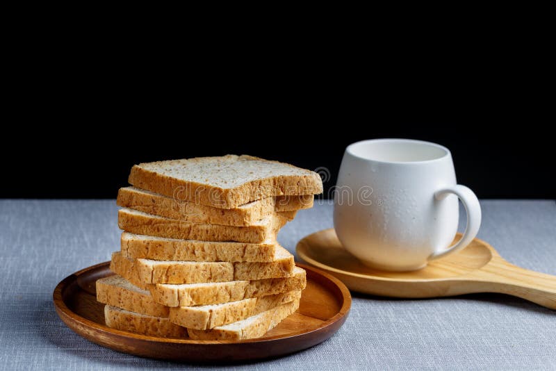 Grano intero bread fotografia stock libera da diritti Grano intero bread fotografia stock libera da diritti