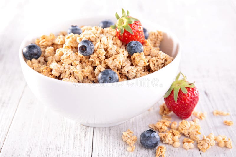 Granola con la bacca fotografia stock Granola con la bacca fotografia stock