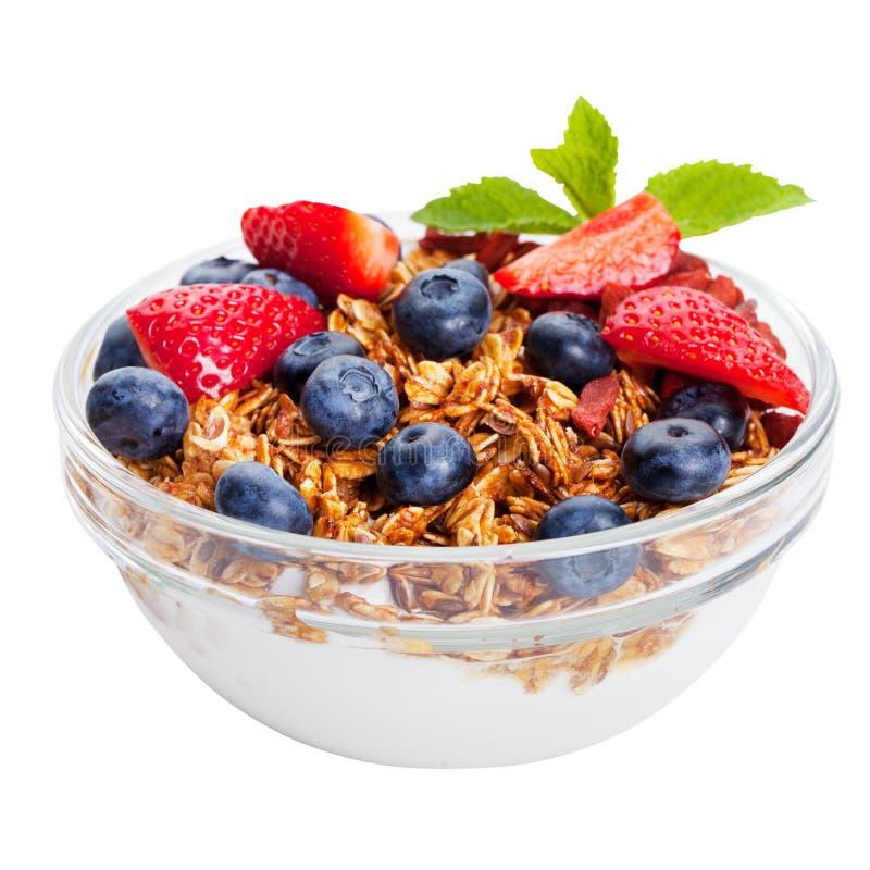 Granola fresco della prima colazione sana, muesli in ciotola con le bacche isolate su bianco immagini stock libere da diritti Granola fresco della prima colazione sana, muesli in ciotola con le bacche isolate su bianco immagini stock libere da diritti