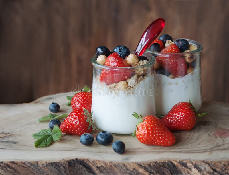 Granola jagody jogurt zdjęcia royalty free Granola jagody jogurt zdjęcia royalty free
