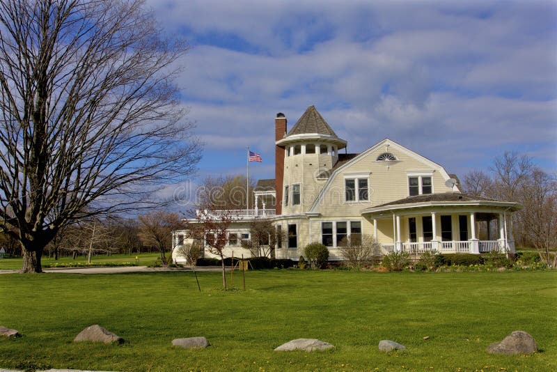 Grant Park Golf Course Clubhouse 819324 Stock Image Image of green Grant Park Golf Course Clubhouse 819324 Stock Image Image of green