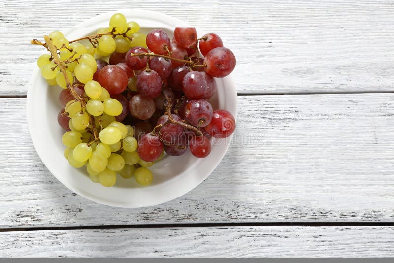 Grapes on a plate royalty free stock image Grapes on a plate royalty free stock image