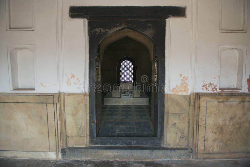 Grave of Bibipari in the mausoleum of Bibipari in Lalbagh fort in Dhaka, Bangladesh arkivfoto Grave of Bibipari in the mausoleum of Bibipari in Lalbagh fort in Dhaka, Bangladesh arkivfoto