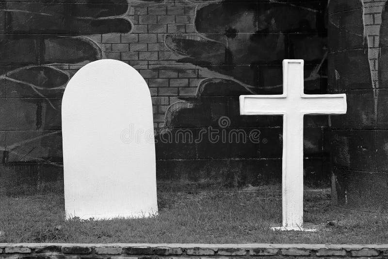 Graves e pedra crua, tons pretos e brancos imagens de stock Graves e pedra crua, tons pretos e brancos imagens de stock