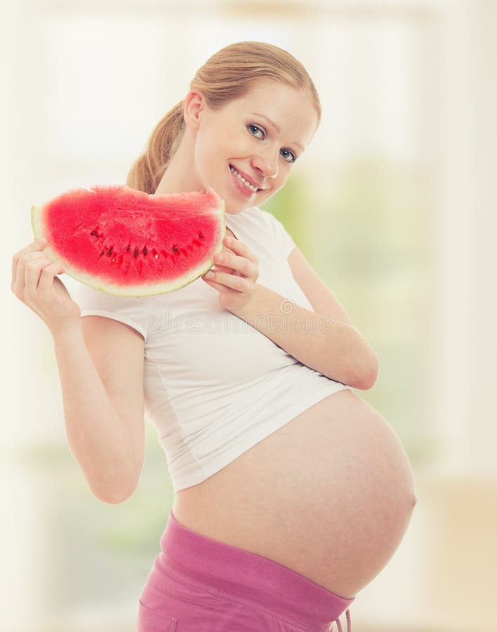 gravid kvinnavattenmelon royaltyfri bild gravid kvinnavattenmelon royaltyfri bild