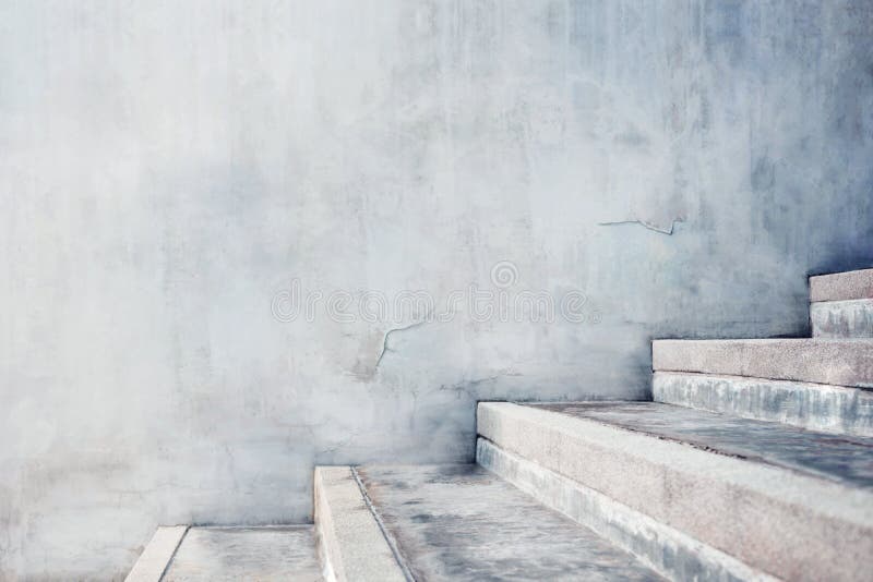 Gray Concrete Stair vide, style industriel de grenier de ciment moderne vue de côté et foyer sélectif photo stock Gray Concrete Stair vide, style industriel de grenier de ciment moderne vue de côté et foyer sélectif photo stock