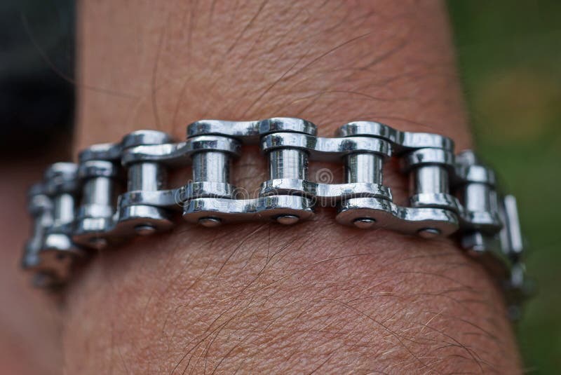Easy Bike Chain Bracelet : 6 Steps (with Pictures) - Instructables