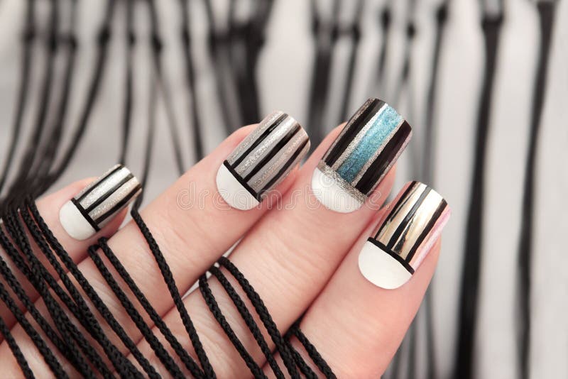 33+ Gray Nail Designs You'll Love - Ray Amaari | Grey nail designs, Gray  nails, White glitter nails