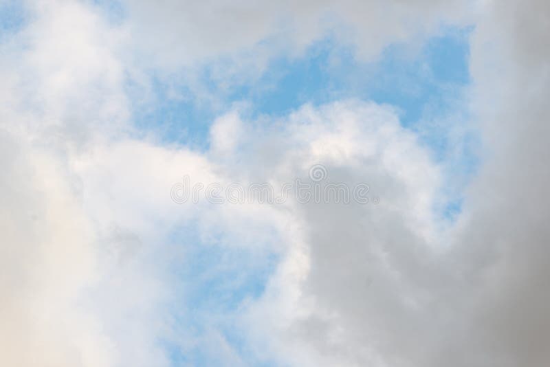 Hình nền trời mây xanh là một trong những hình ảnh đẹp nhất của thiên nhiên. Chúng tôi cung cấp những hình ảnh nền mây xanh đẹp và hoàn toàn miễn phí cho bạn. Bạn sẽ tìm thấy những hình ảnh độc đáo và đầy màu sắc chỉ có tại chúng tôi.