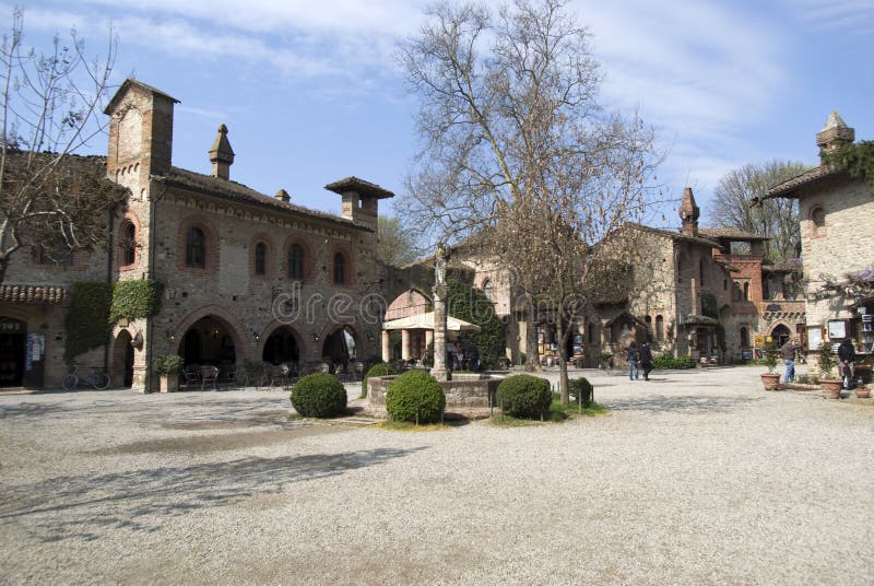 Grazzano Visconti - średniowieczna wioska w prowinci Piacenza, Włochy zdjęcia stock Grazzano Visconti - średniowieczna wioska w prowinci Piacenza, Włochy zdjęcia stock