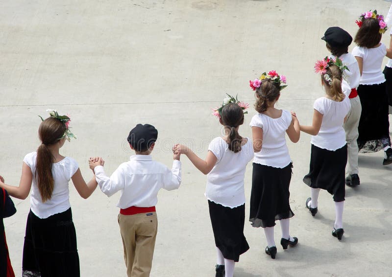 Deti tancuje na grécky festival