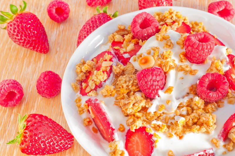 Greek Yogurt with Muesli and Berries Stock Image Image of piala