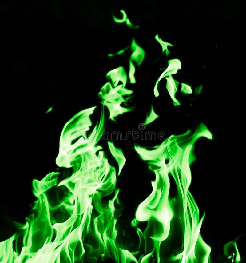 The green flame. Зеленый огонь. Зеленый огонь на зеленом фоне. Зелёный огонь на чёрном фоне. Как сделать зелёный огонь.