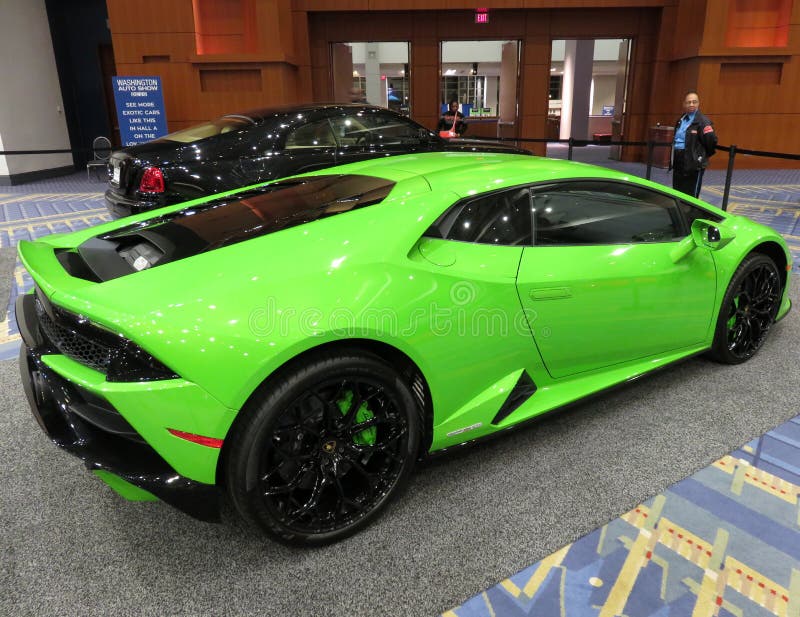 Green Lamborghini na targach samochodowych zdjęcia royalty free