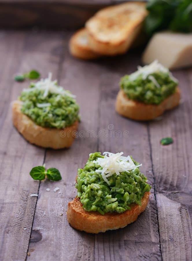 Green peas pesto with mint