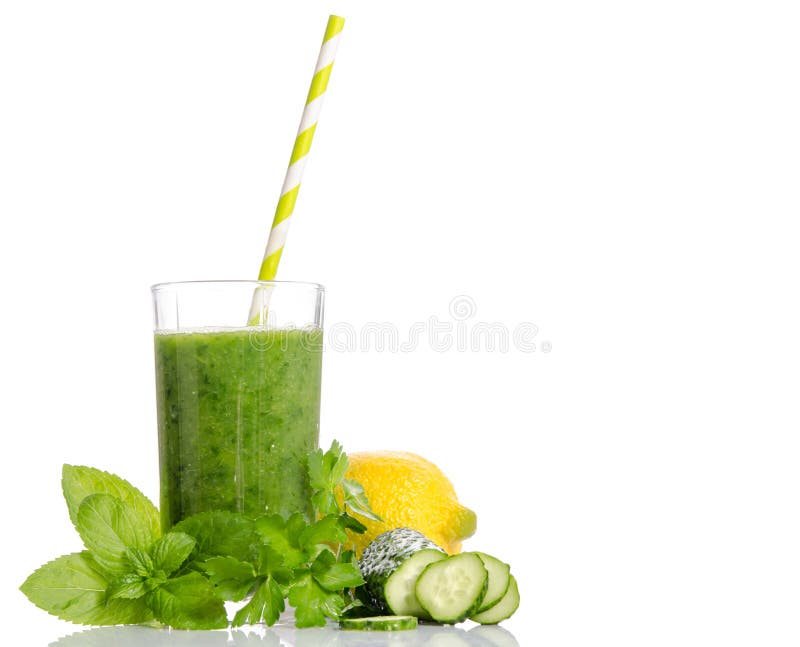 Green smoothie with cucumber, mint, parsley and lemon