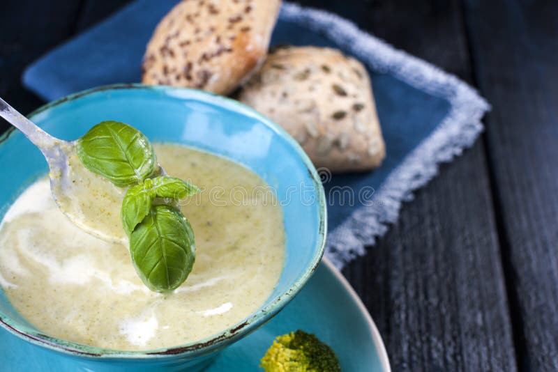 Green Soup with Spinach. Healthy Eating. Vegetables. Vegetarianism