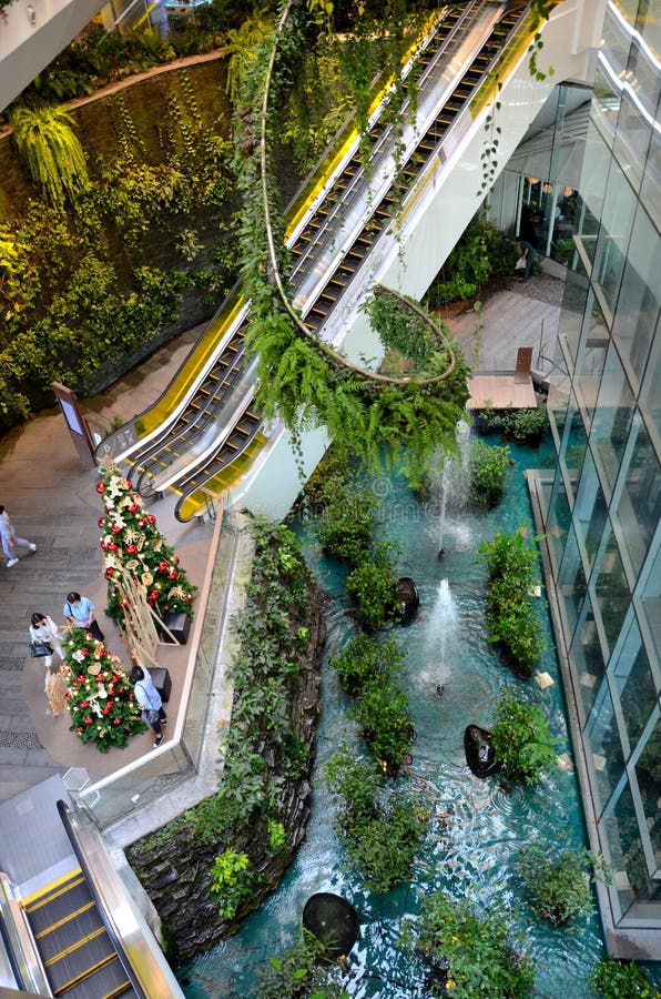  Green Vertical Interior Design Of Emquartier Shopping Mall 