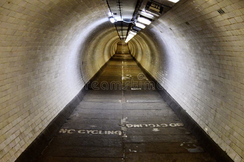 Greenwich fottunnel, under Thameset River fotografering för bildbyråer Greenwich fottunnel, under Thameset River fotografering för bildbyråer