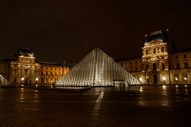 Louvre foto de stock royalty free