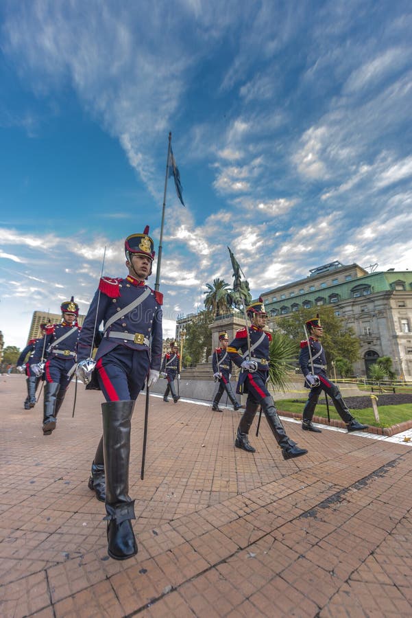 Grenadiers de cheval à Buenos Aires, Argentine. photographie stock Grenadiers de cheval à Buenos Aires, Argentine. photographie stock
