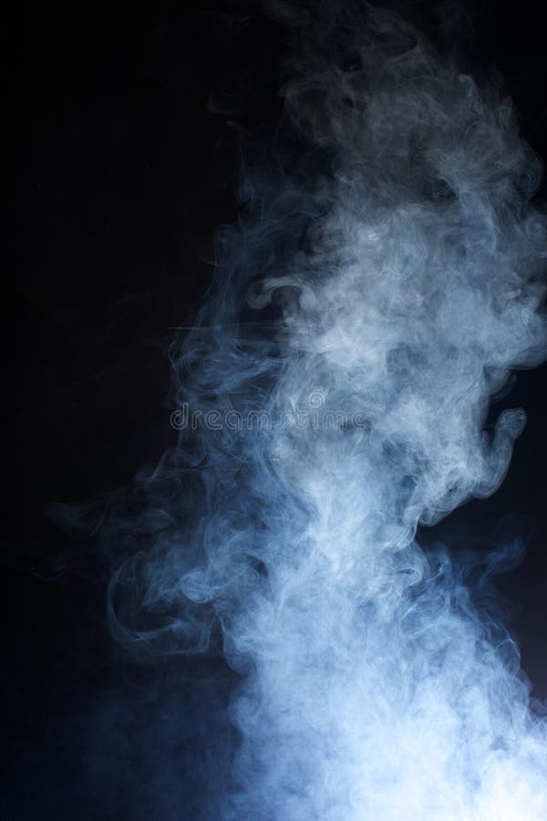 Grey Smoke blu su fondo nero fotografie stock libere da diritti Grey Smoke blu su fondo nero fotografie stock libere da diritti