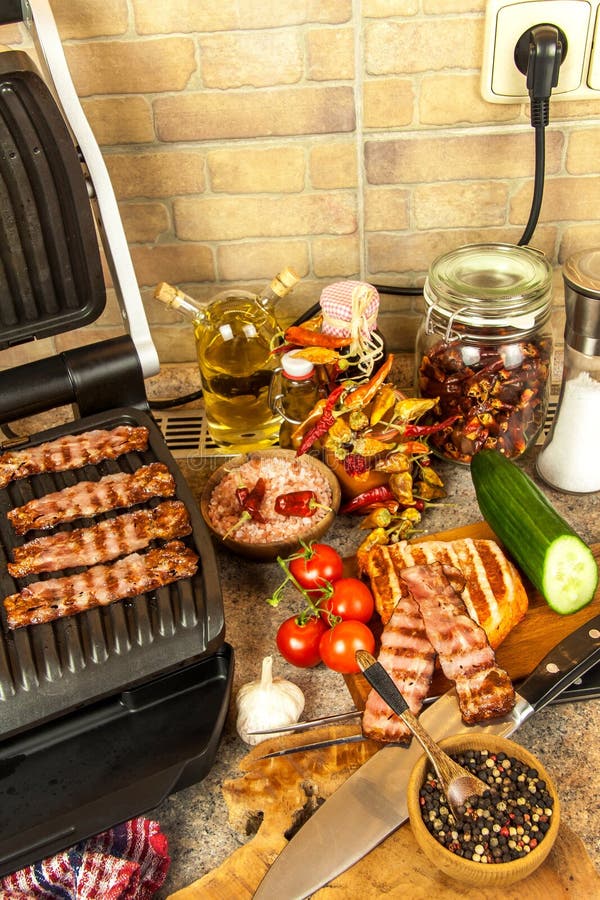 https://thumbs.dreamstime.com/b/grill-steak-electric-stove-pork-neck-fried-small-home-cooking-healthy-barbecue-catering-to-friends-grilling-146073678.jpg