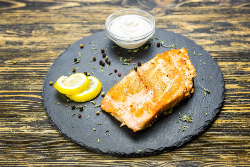 grillad filéfisk arkivbilder grillad filéfisk arkivbilder