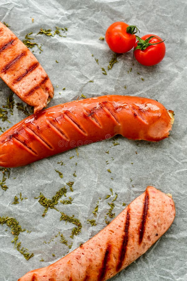Grillad korv fotografering för bildbyråer. Bild av grillfester 112604099