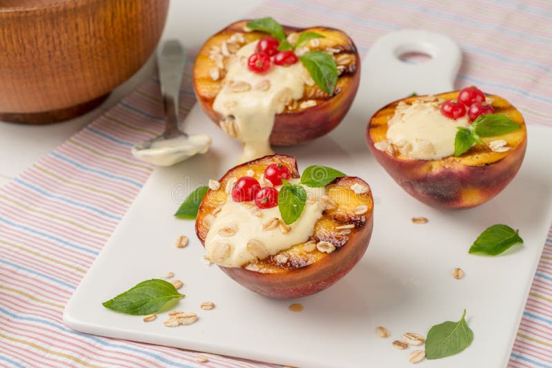 Grilled peaches dessert