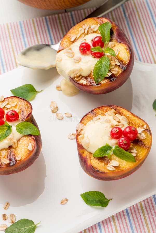 Grilled peaches dessert